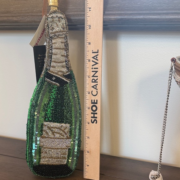NWT Viral Beaded Green and Gold Champagne Bottle Wristlet - Picture 2 of 8